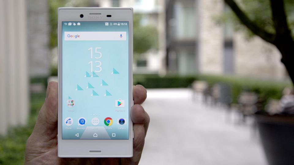 Thay màn hình Sony Xperia X Compact