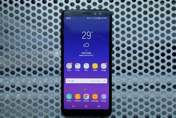 Sửa lỗi Samsung Galaxy A8 2018 sọc màn hình